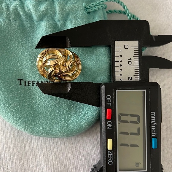 Tiffany & Co 18 Knot Clip Earrings - Picture 10 of 16